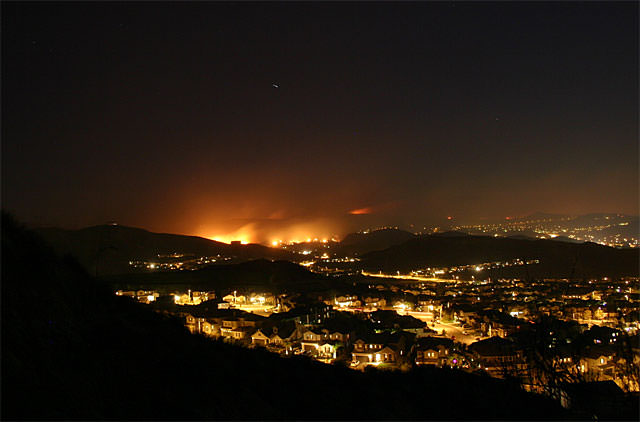 Canyon Country Fire Moves Toward Santa Clarita